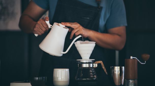 Step-by-Step Guide on Using a Coffee Grinder