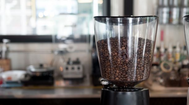 How to store coffee beans and maintain freshness?